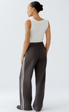 Load image into Gallery viewer, Oui - Slip pants - dark brown white