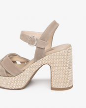Load image into Gallery viewer, NeroGiardini - Suede Sandal in Natural