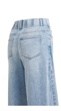Load image into Gallery viewer, Yaya - Denim jeans with wide legs and distinctive waistband - L32