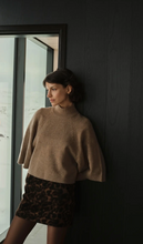 Load image into Gallery viewer, Yaya - Reversible leopard triangle scarf