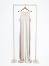 Load image into Gallery viewer, Herzen's Angelegenheit - Silk Maxi Dress
