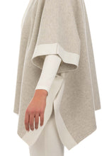 Load image into Gallery viewer, Le Tricot Perugia - Cloak
