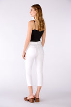 Load image into Gallery viewer, Oui - Capri Pants Cotton Stretch in White
