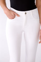 Load image into Gallery viewer, Oui - Capri Pants Cotton Stretch in White
