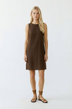 Load image into Gallery viewer, Oui - Linen Patch Dress in Brown
