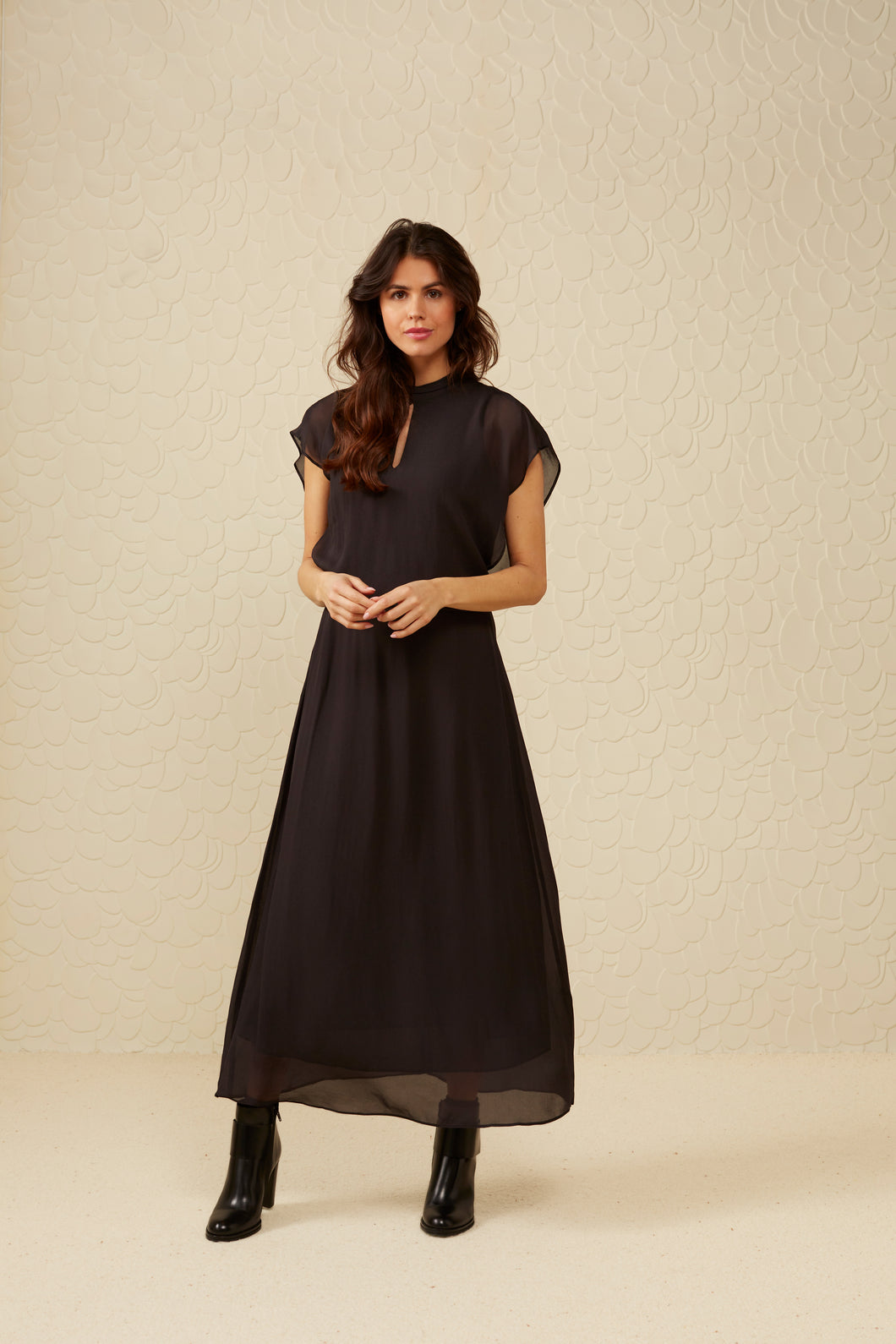 Yaya - Dress with high neck and cap sleeves in flowy fit