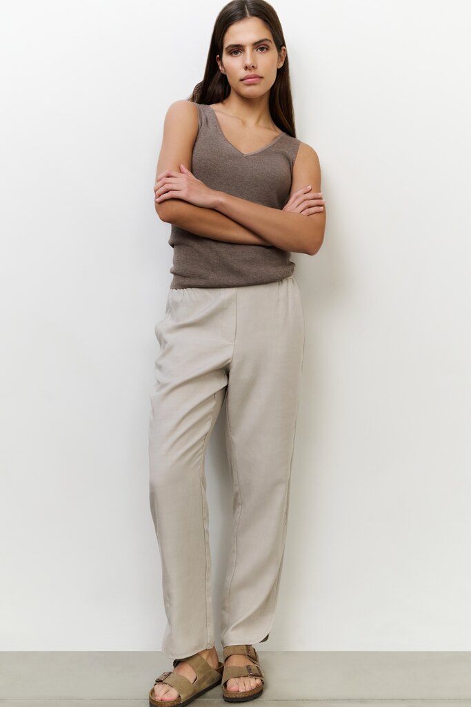 Yaya - Woven trousers with elastic waistband and curved hem in Beige