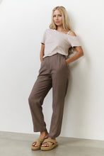 Load image into Gallery viewer, Yaya - Woven trousers with elastic waistband and curved hem in Brown
