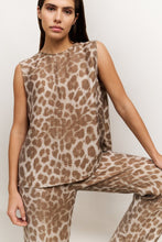 Load image into Gallery viewer, Yaya - Sleeveless top with leopard print and back buttons
