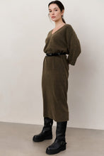 Load image into Gallery viewer, Yaya 01-600193 Knitted V-neck dress with short sleeves
