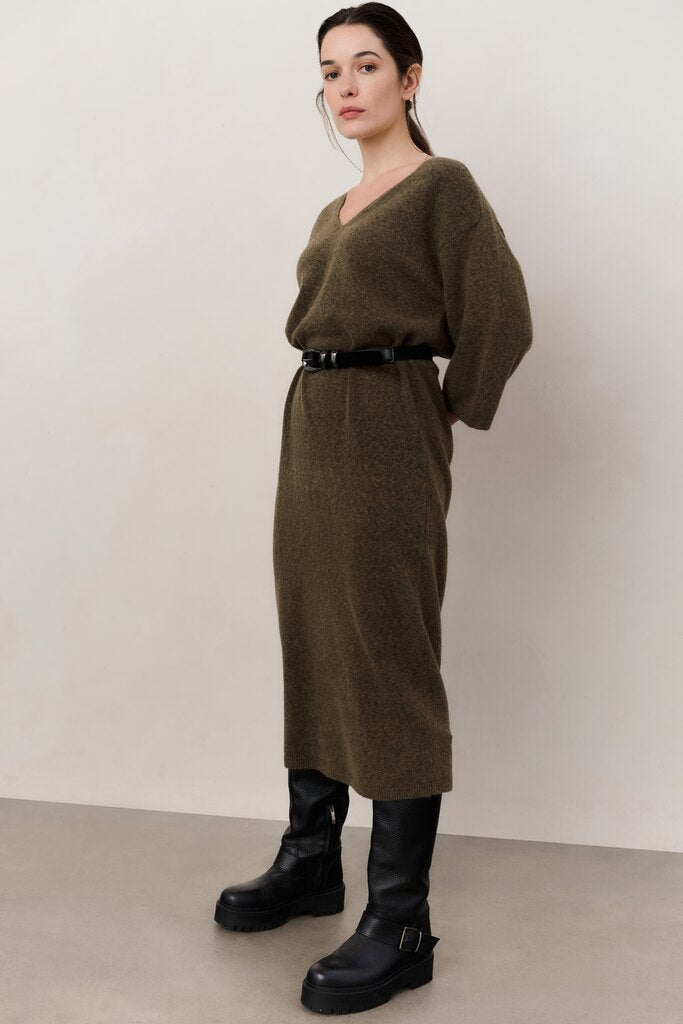Yaya 01-600193 Knitted V-neck dress with short sleeves