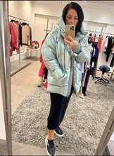 Load image into Gallery viewer, Diego M - Pearlescent Puffa in Mint
