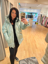 Load image into Gallery viewer, Diego M - Pearlescent Puffa in Mint
