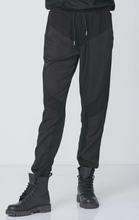 Load image into Gallery viewer, Nu Denmark - Rein Trouser in Black
