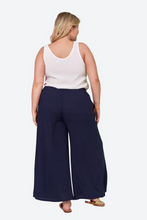 Load image into Gallery viewer, Eb&amp;Ive - Esprit Pant in Navy
