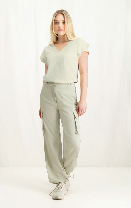 Yaya - Cargo trousers with wide legs, pockets and waist details