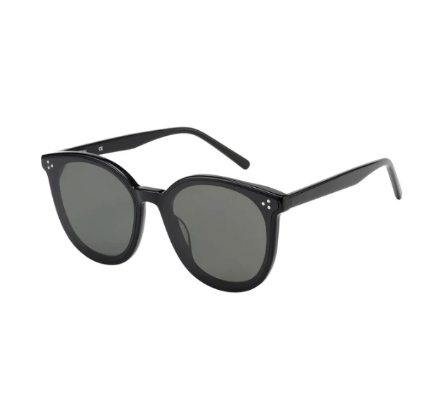 Yaya - Jenn sunglasses in rounded butterfly design with black lens