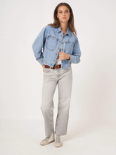 Load image into Gallery viewer, Repeat - Soft cropped denim jacket
