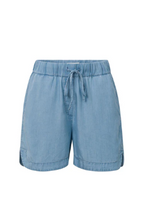 Load image into Gallery viewer, Yaya - Lightweight chambray shorts in Denim
