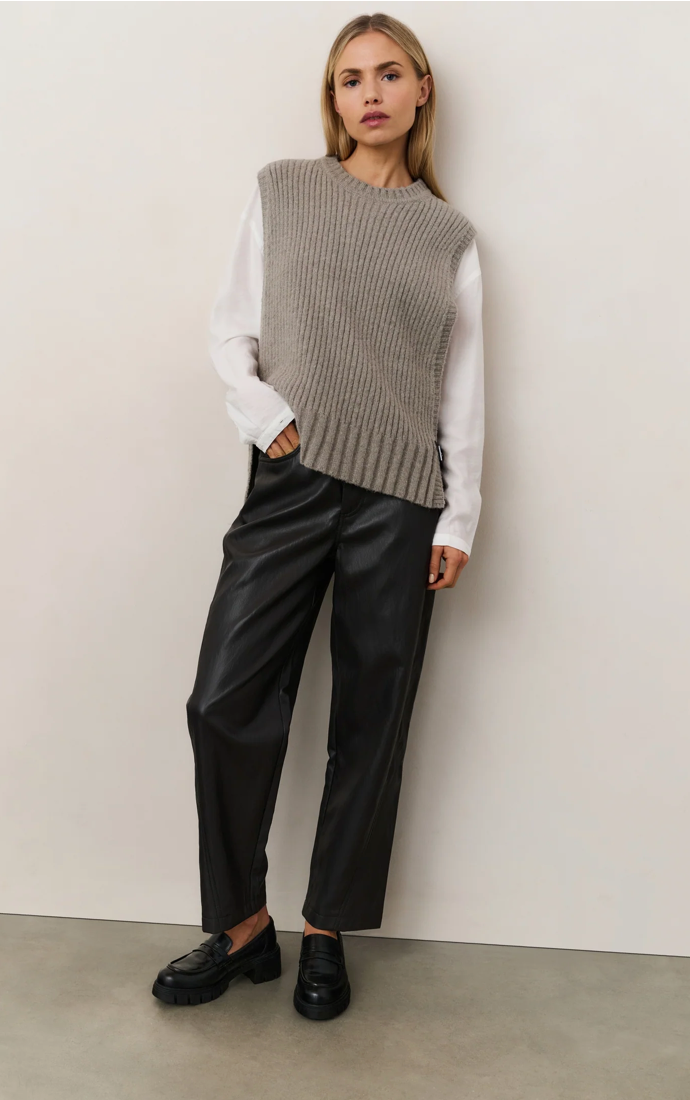 Yaya - Faux leather trousers with seam details