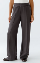 Load image into Gallery viewer, Oui - Slip pants - dark brown white
