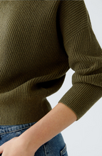 Load image into Gallery viewer, Oui - Pullover - burnt olive

