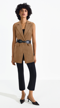 Load image into Gallery viewer, Riani - Slip-On Capri Trousers in Black
