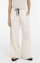Load image into Gallery viewer, Yaya - Trousers with wide legs and contrast stitching
