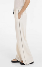 Load image into Gallery viewer, Yaya - Trousers with wide legs and contrast stitching
