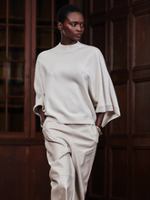 Load image into Gallery viewer, Herzen's Angelegenheit - Pullover
