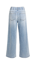 Load image into Gallery viewer, Yaya - Denim jeans with wide legs and distinctive waistband - L32
