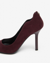 Load image into Gallery viewer, Nerogiardini - Women's Suede Court Shoes in Bordeaux
