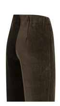 Load image into Gallery viewer, Yaya - Wide leg trousers in soft rib velour
