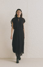 Load and play video in Gallery viewer, Yaya - Dress with high neck and cap sleeves in flowy fit

