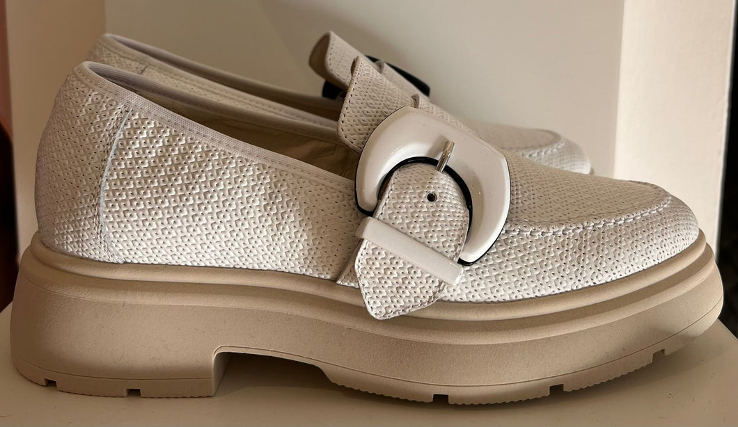 Dl Sport - White Shoe with Buckle